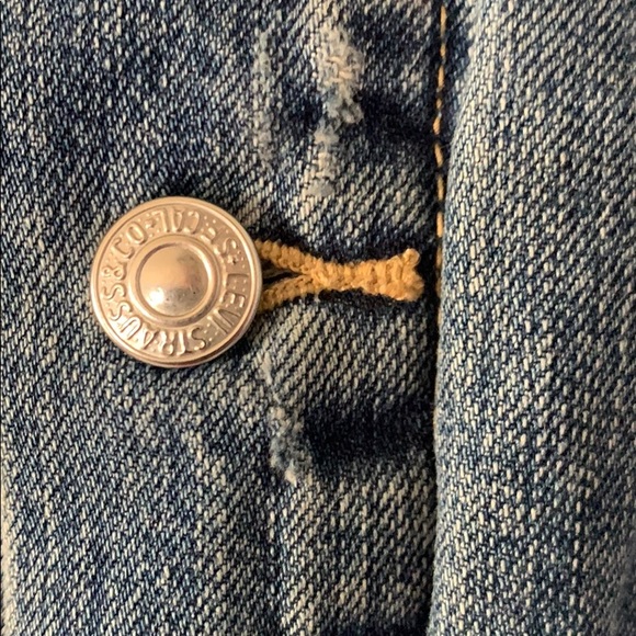 Levi’s Denim Jean Jacket - Picture 3 of 5